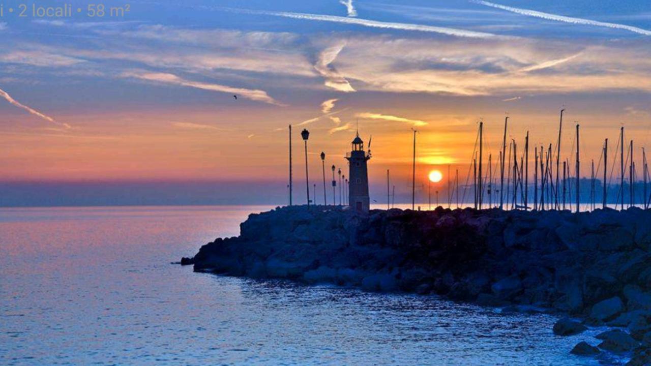Casa Dell' Ulivo Lejlighed Desenzano del Garda Eksteriør billede